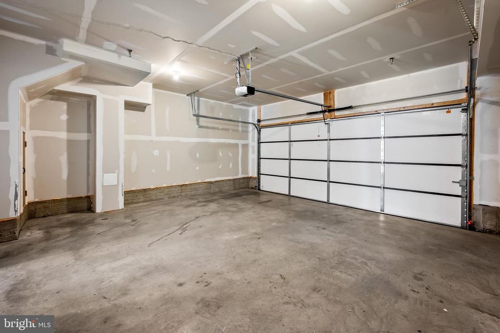 Image 22 of property listing at 631 S HAVEN ST, Baltimore, MD 21224