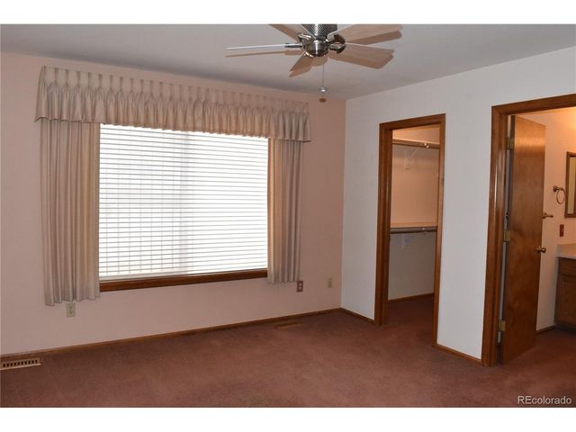 9657 W Peakview Dr, Littleton, CO 80123