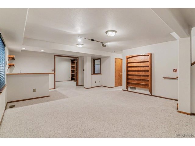 9657 W Peakview Dr, Littleton, CO 80123