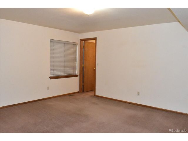 9657 W Peakview Dr, Littleton, CO 80123