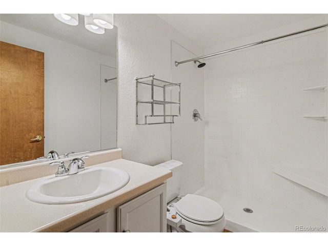 9657 W Peakview Dr, Littleton, CO 80123