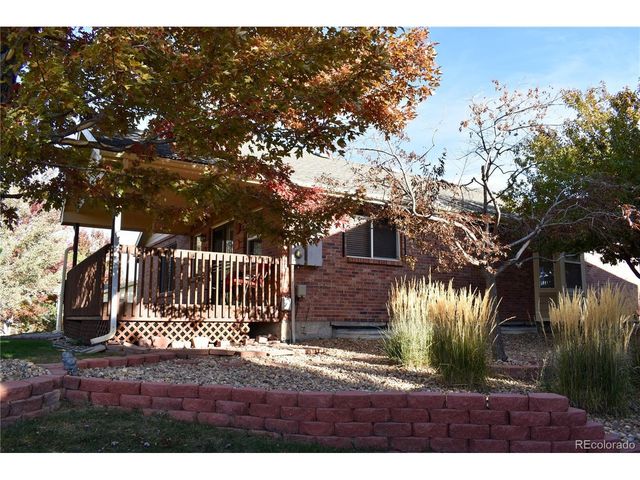 9657 W Peakview Dr, Littleton, CO 80123