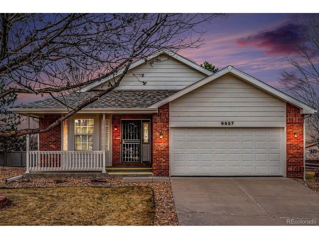 9657 W Peakview Dr, Littleton, CO 80123