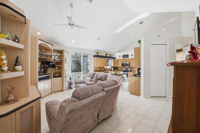 6441 Three Lakes Ln, Boynton Beach, FL 33437