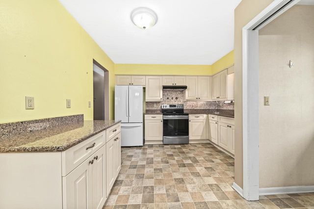 2526 S 83rd STREET, West Allis, WI 53219