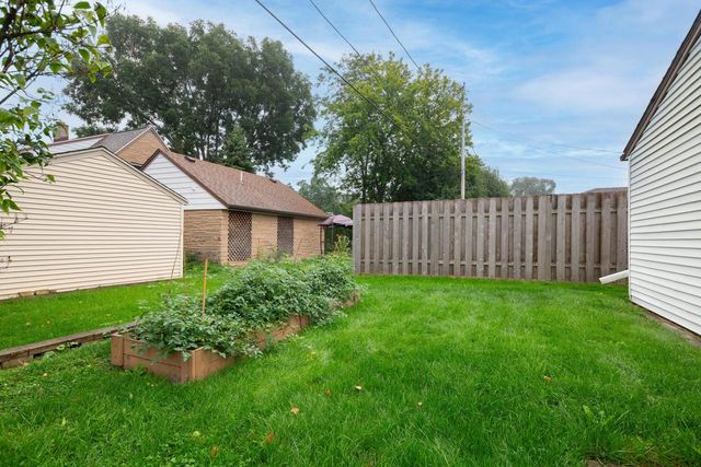 2526 S 83rd STREET, West Allis, WI 53219