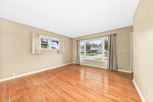 2526 S 83rd STREET, West Allis, WI 53219