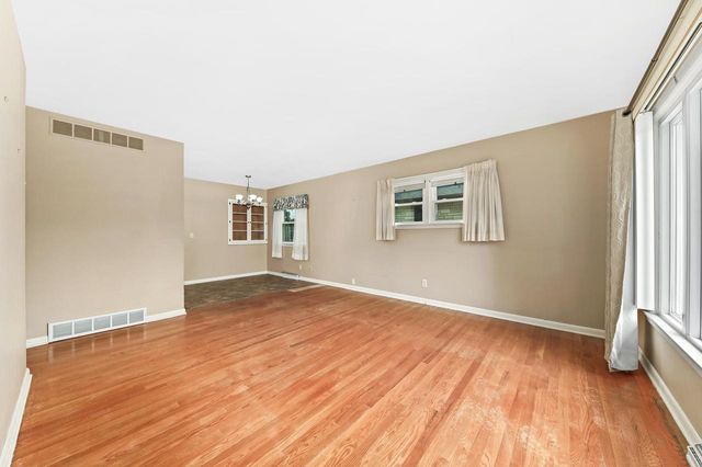 2526 S 83rd STREET, West Allis, WI 53219