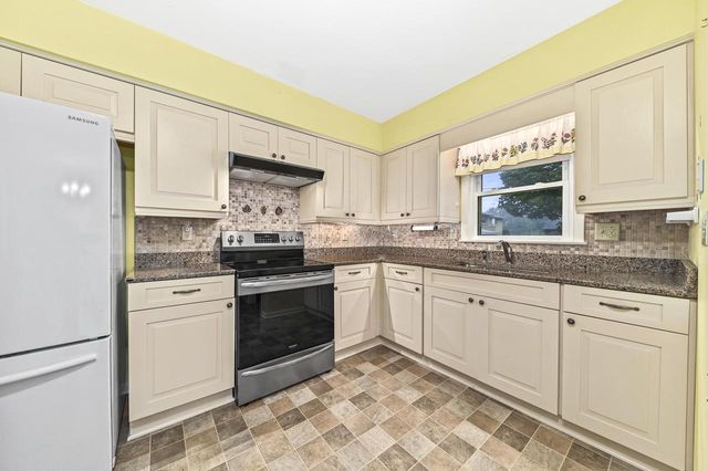 2526 S 83rd STREET, West Allis, WI 53219