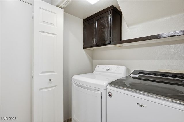 1849 Derbyshire Drive, Las Vegas, NV 89117