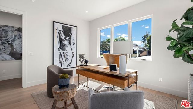 3364 Redwood Avenue, Los Angeles, CA 90066