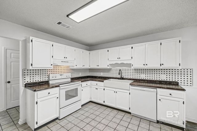 2776 Santa Rosa Drive, Lillian, AL 36549