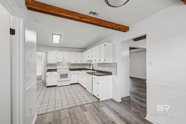 2776 Santa Rosa Drive, Lillian, AL 36549