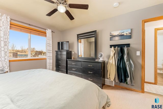 6600 W 67th St Street, Sioux Falls, SD 57106