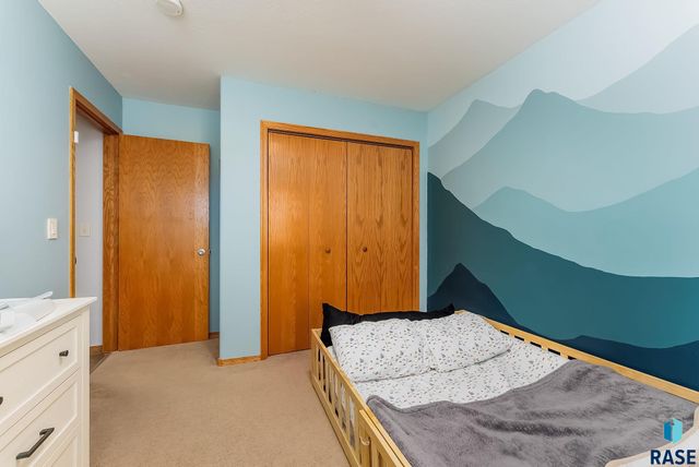 6600 W 67th St Street, Sioux Falls, SD 57106