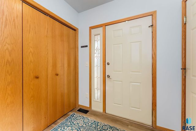 6600 W 67th St Street, Sioux Falls, SD 57106