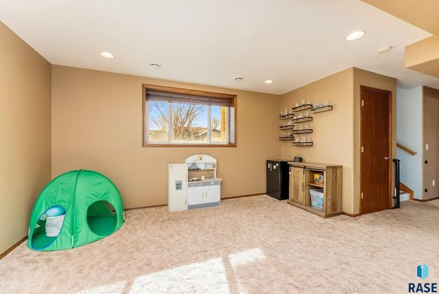 6600 W 67th St Street, Sioux Falls, SD 57106