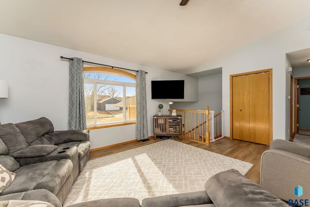 6600 W 67th St Street, Sioux Falls, SD 57106