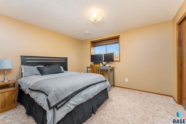 6600 W 67th St Street, Sioux Falls, SD 57106