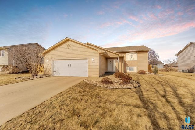 6600 W 67th St Street, Sioux Falls, SD 57106