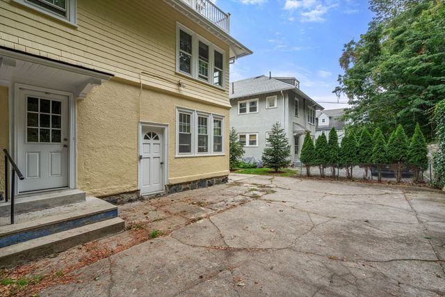 108 Columbia St 1, Brookline, MA 02446