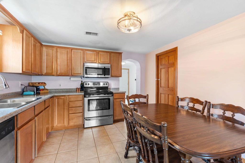 500 Cartway Road, Champlin, MN 55316