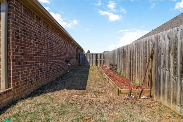 7709 Brooklyn Avenue, Springdale, AR 72762