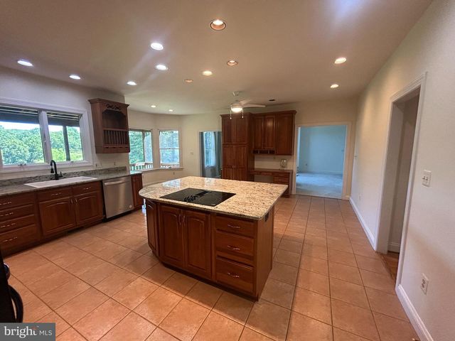 14205 MILLTOWN RD, Lovettsville, VA 20180
