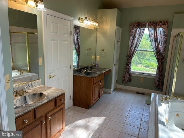 14205 MILLTOWN RD, Lovettsville, VA 20180