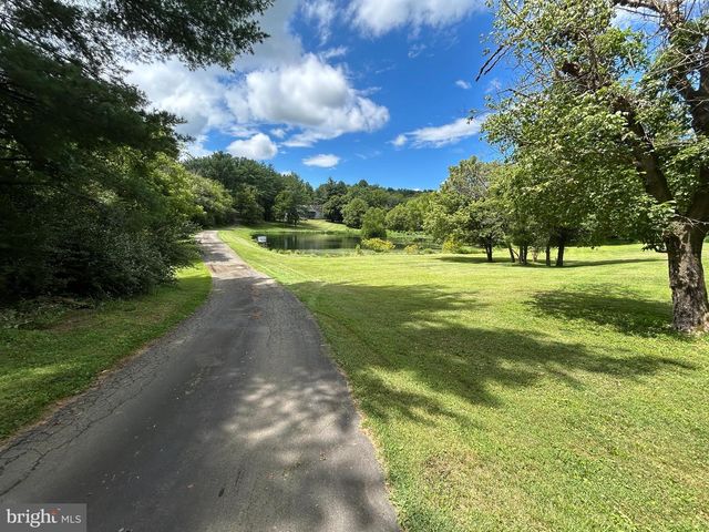 14205 MILLTOWN RD, Lovettsville, VA 20180