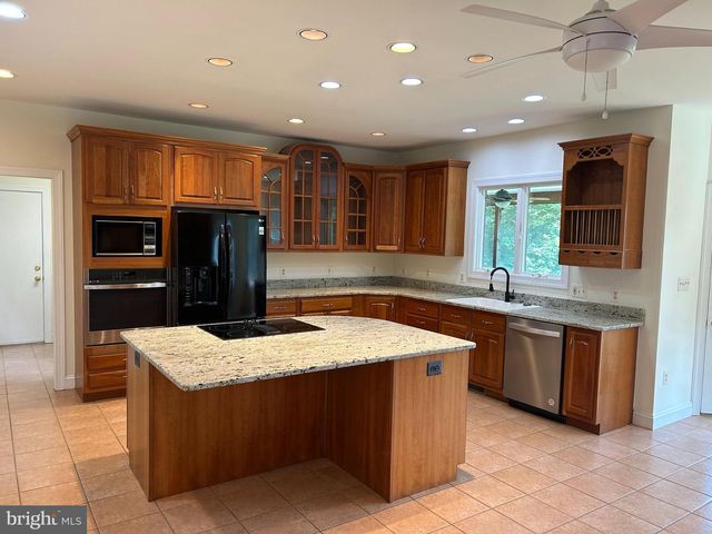 14205 MILLTOWN RD, Lovettsville, VA 20180