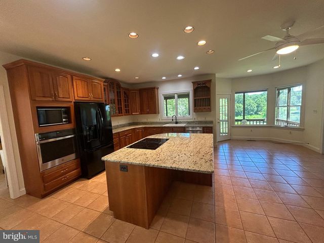 14205 MILLTOWN RD, Lovettsville, VA 20180