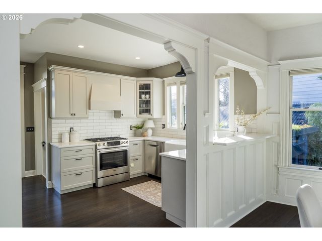 3426 Se STEPHENS St, Portland, OR 97214