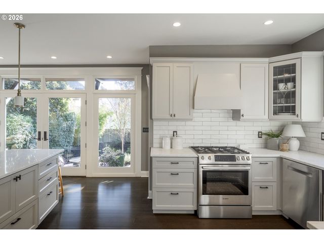 3426 Se STEPHENS St, Portland, OR 97214