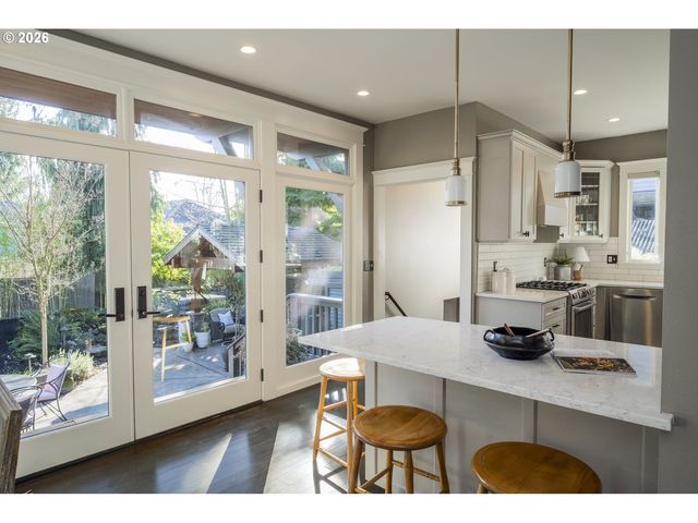 3426 Se STEPHENS St, Portland, OR 97214