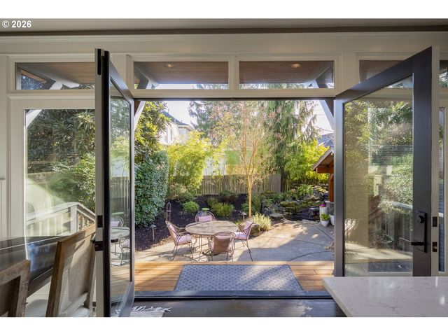 3426 Se STEPHENS St, Portland, OR 97214