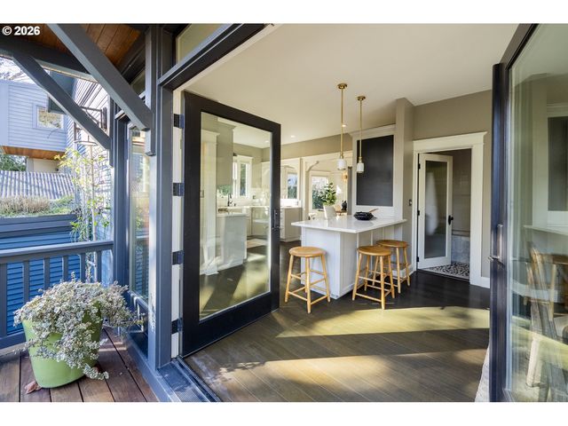 3426 Se STEPHENS St, Portland, OR 97214