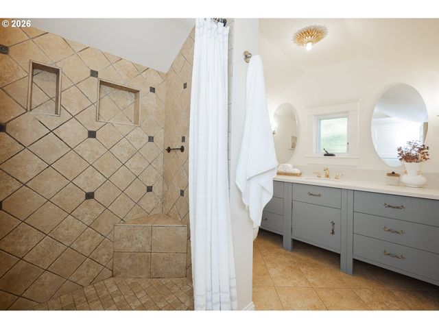 3426 Se STEPHENS St, Portland, OR 97214