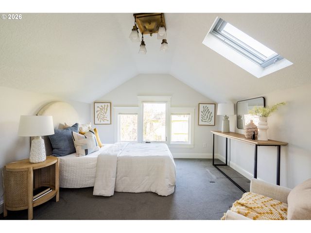 3426 Se STEPHENS St, Portland, OR 97214