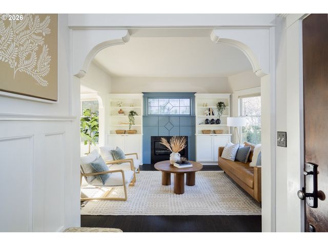 3426 Se STEPHENS St, Portland, OR 97214