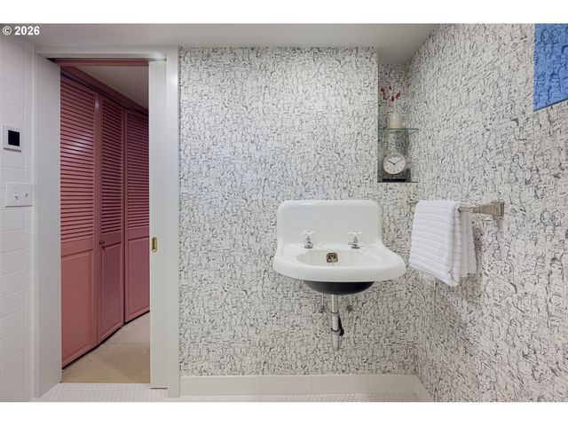 3426 Se STEPHENS St, Portland, OR 97214