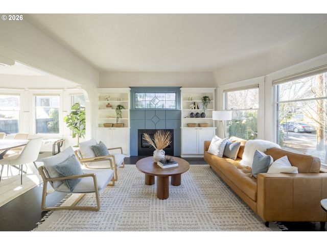 3426 Se STEPHENS St, Portland, OR 97214