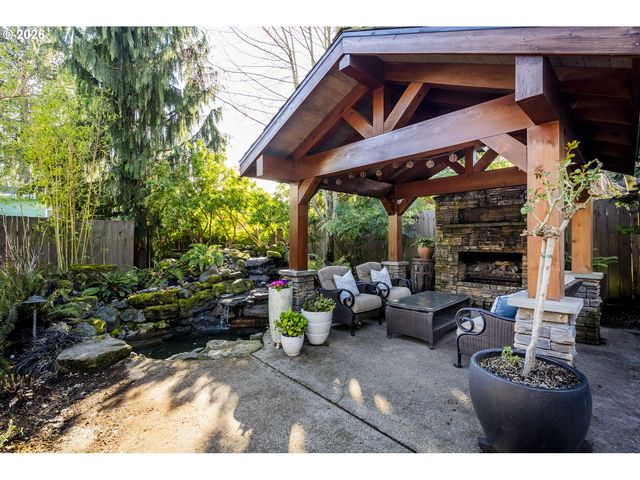 3426 Se STEPHENS St, Portland, OR 97214