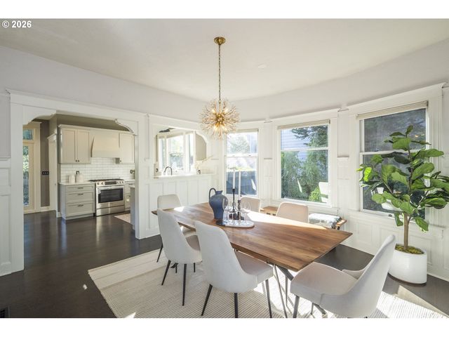 3426 Se STEPHENS St, Portland, OR 97214