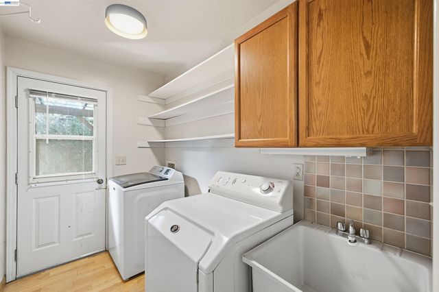 10561 Carver Dr, Cupertino, CA 95014