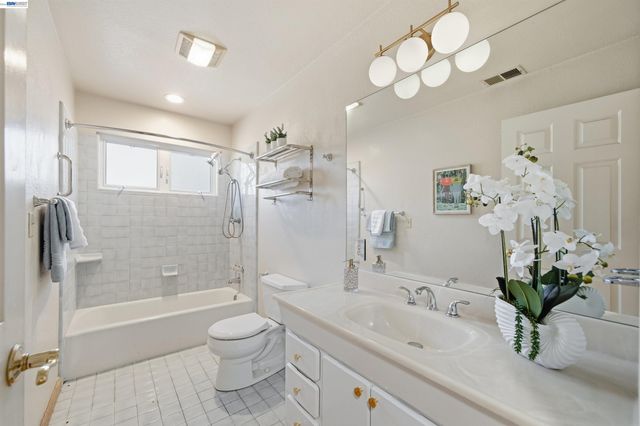 10561 Carver Dr, Cupertino, CA 95014