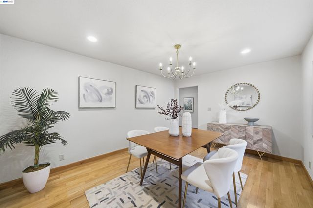 10561 Carver Dr, Cupertino, CA 95014