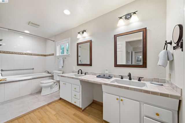10561 Carver Dr, Cupertino, CA 95014