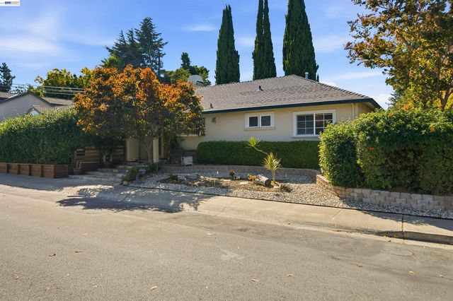 10561 Carver Dr, Cupertino, CA 95014