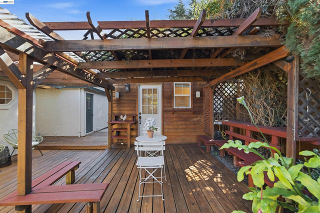 10561 Carver Dr, Cupertino, CA 95014